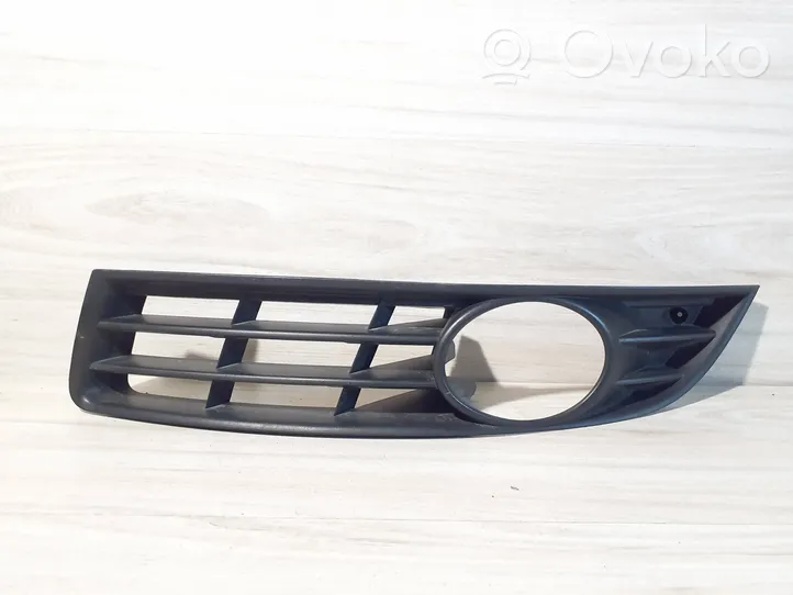 Volkswagen PASSAT B6 Grille antibrouillard avant 3C0853665A