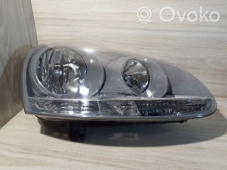 Volkswagen Golf V Lampa przednia 