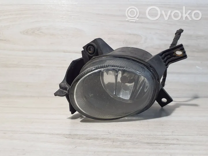 Audi A4 S4 B7 8E 8H Miglas lukturis priekšā 8E0941699C