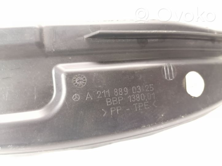 Mercedes-Benz E W211 Rivestimento dell’estremità del parafango A2118890325