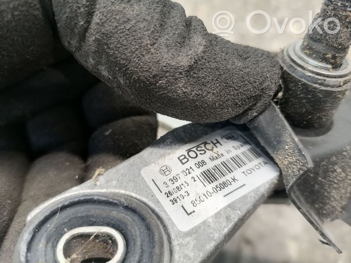 Toyota Avensis T270 Tiranti e motorino del tergicristallo anteriore 0390241642