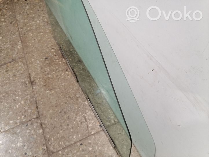 Volvo V70 priekšējo durvju stikls (četrdurvju mašīnai) 43R001106