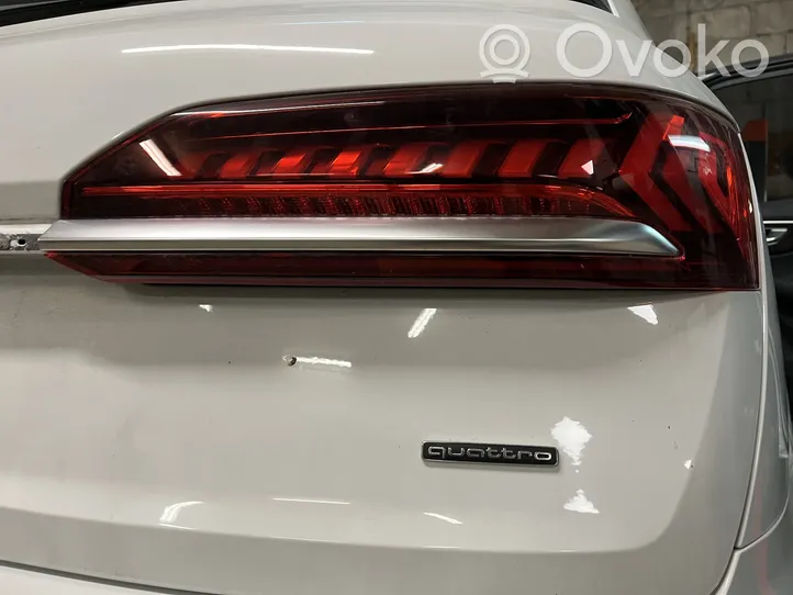 Audi Q7 4M Rear/tail lights 4M0945094