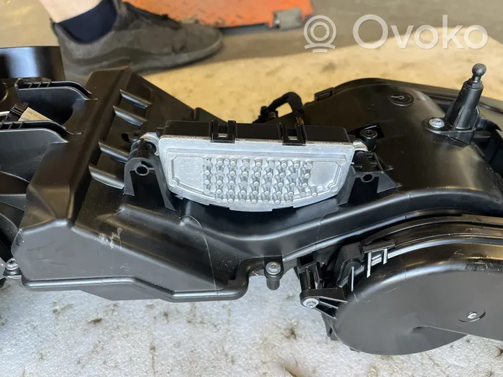 Audi Q7 4M Interior heater climate box assembly 4M0819351