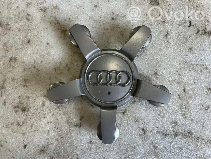 Audi Q7 4L Mozzo/copricerchi/borchia della ruota R12 4L0601165D