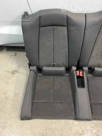 Audi TT TTS RS Mk3 8S Aizmugurējais sēdeklis 8S8885031A