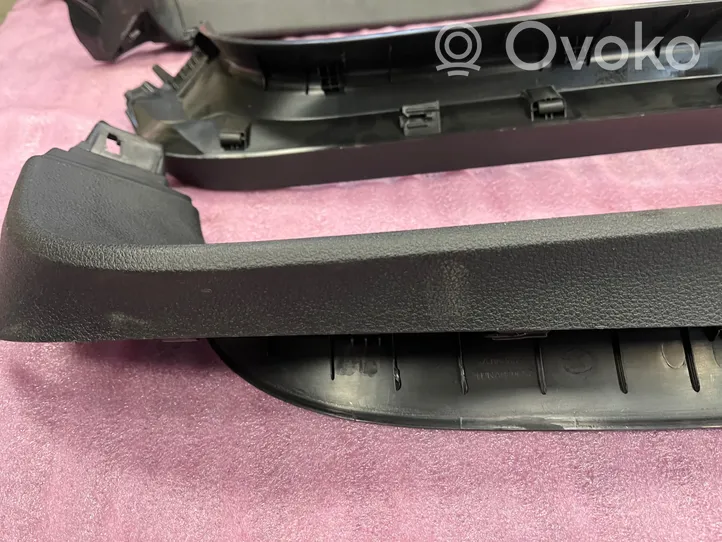 Audi Q7 4M Rivestimento laterale della consolle centrale posteriore 4M0867607F