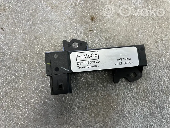 Ford Kuga III Antenos stiprintuvas LJ6T18C847CC