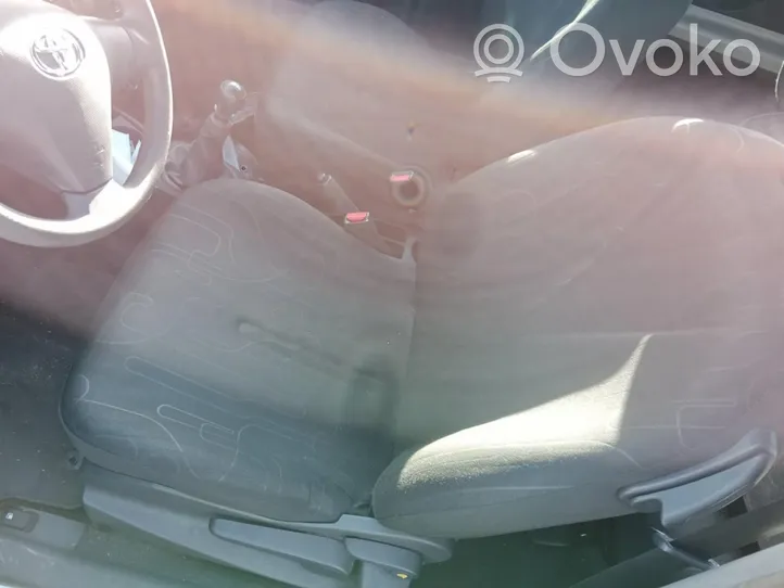 Toyota Yaris Priekinė vairuotojo sėdynė 