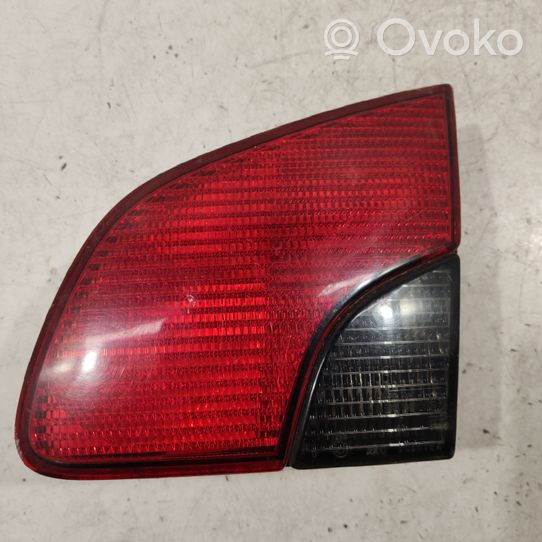 Peugeot 406 Takaluukun takavalot 26J002