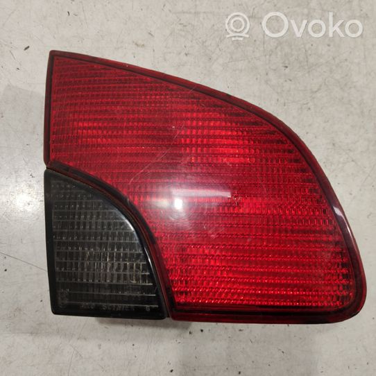 Peugeot 406 Takaluukun takavalot 23A102