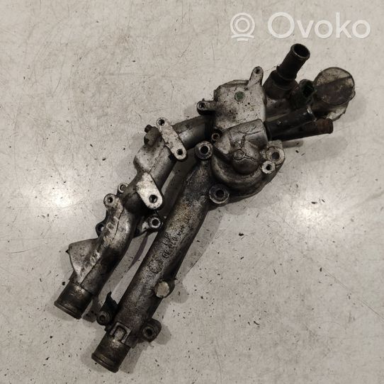 Peugeot 607 Boîtier de thermostat 9626957310