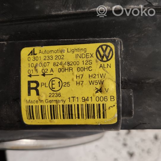 Volkswagen Touran I Lampa przednia 0301233202