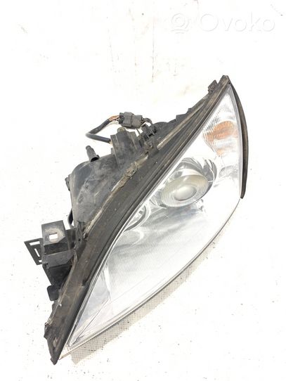 Ford Mondeo Mk III Lampa przednia 1S7113006CK