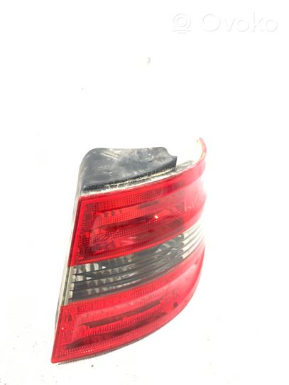 Mercedes-Benz B W245 Luci posteriori 04001