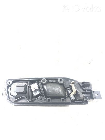 Volkswagen Polo IV 9N3 Maniglia interna per portiera anteriore 8A0837247C