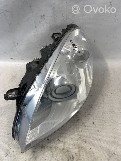 Mercedes-Benz B W245 Lampa przednia A1698204561