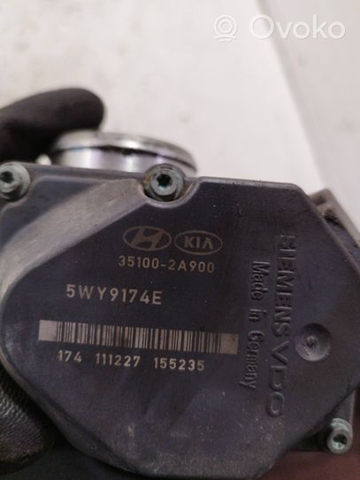 Hyundai i30 Throttle valve 351002A900