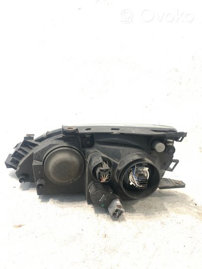 Toyota Avensis T220 Phare frontale 57859