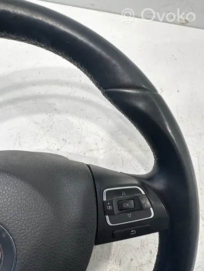 Volkswagen PASSAT B7 Steering wheel 