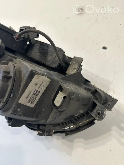 Volvo S60 Lampa przednia 89008794