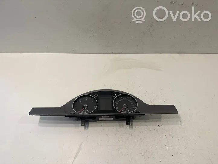 Volkswagen PASSAT B7 Speedometer (instrument cluster) 3AA920870A