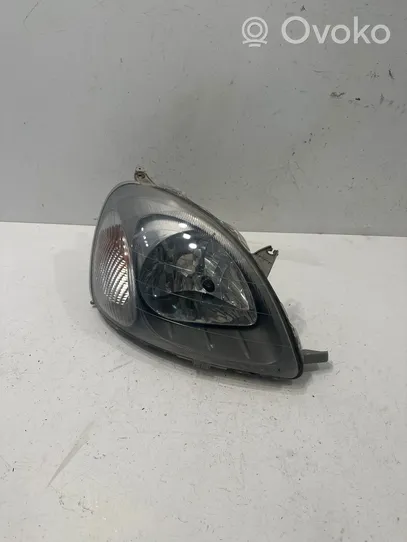 Toyota Yaris Lampa przednia 