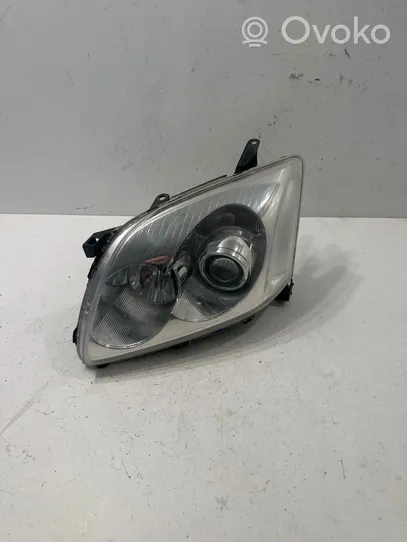 Toyota Avensis T250 Lampa przednia 