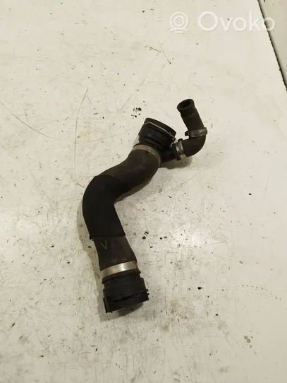 BMW 1 E81 E87 Tuyau de liquide de refroidissement moteur 7790743