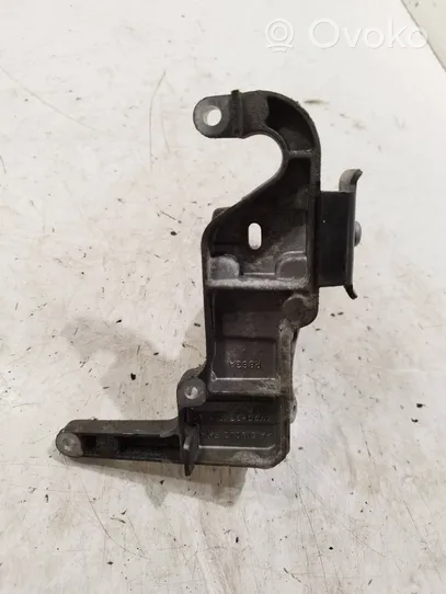 Ford Fiesta Support pompe injection à carburant av2q9b470ac