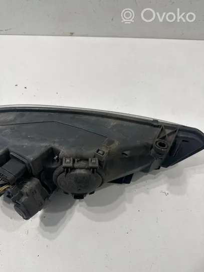 Peugeot 406 Lampa przednia 0301175002