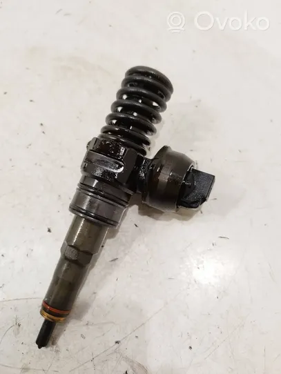 Volkswagen Golf V Injecteur de carburant 038130073bn