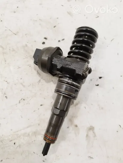 Volkswagen Golf V Injecteur de carburant 038130073bn