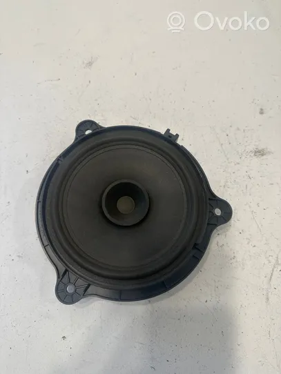 Nissan Qashqai Głośnik drzwi przednich 7606500485