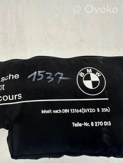 BMW 5 F10 F11 Trousse de premiers secours 