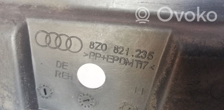 Audi A2 Uchwyt / Mocowanie błotnika przedniego 8Z0821235