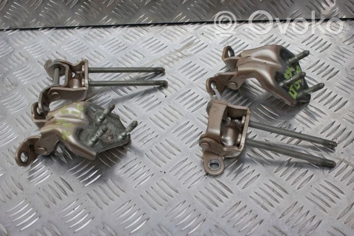 Lexus LS 400 Loading door hinge set 