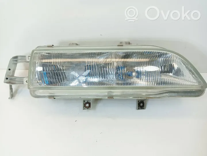 Honda Legend Lampa przednia 02463