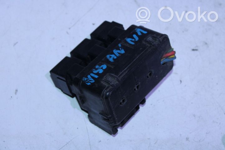 Nissan X-Trail T32 Fuse module 64200049