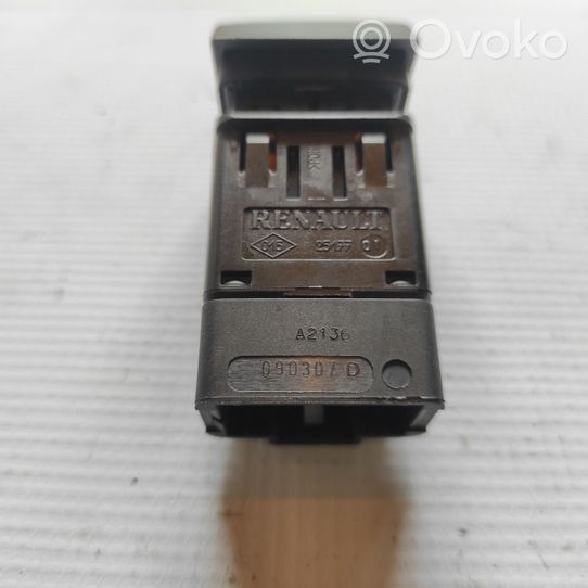 Renault Kangoo I Hazard light switch 090307D