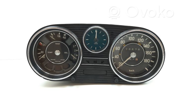 Mercedes-Benz COMPAKT W115 Compteur de vitesse tableau de bord 