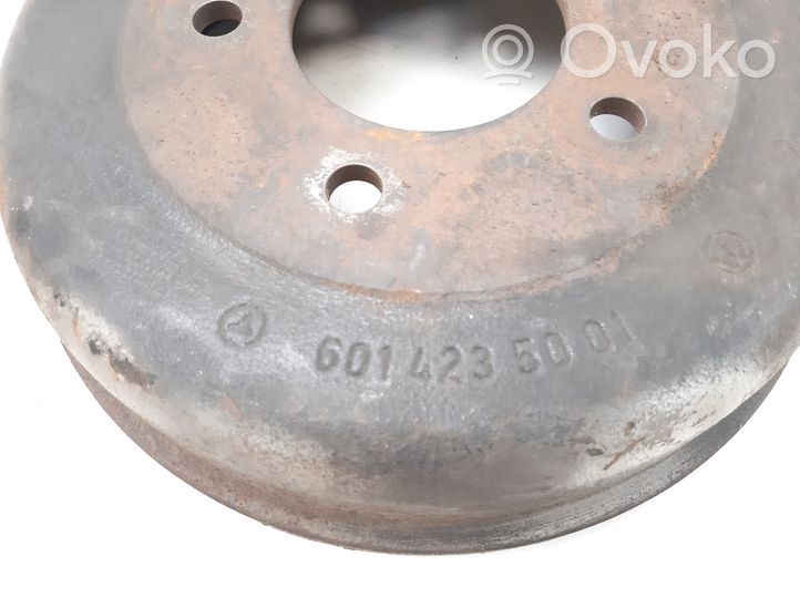 Mercedes-Benz 309 Tambour de frein arrière 6014235001