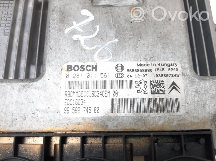 Citroen C5 Sterownik / Moduł ECU 9653958980