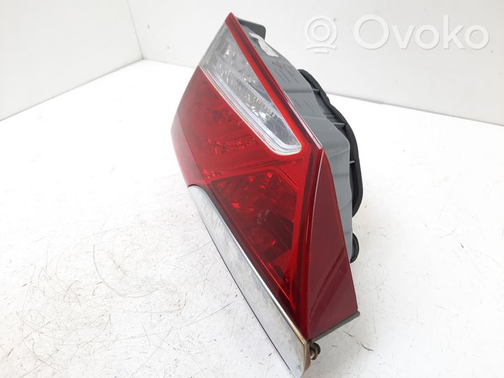 Hyundai i40 Lampy tylnej klapy bagażnika 924043Z001