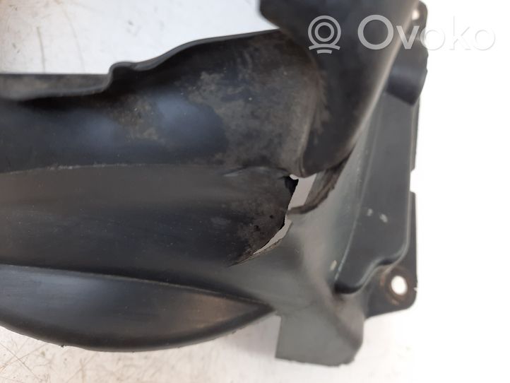 Audi RS6 C6 Parte del condotto di aspirazione dell'aria 4F0121334G