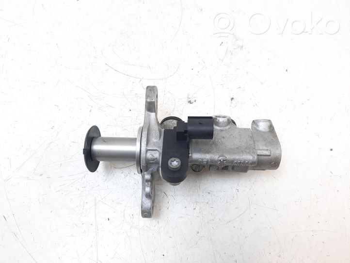 Audi Q3 8U Główny cylinder hamulca 10287727