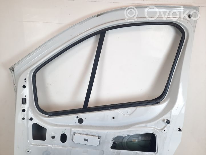 Renault Trafic III (X82) Front door 801525548R