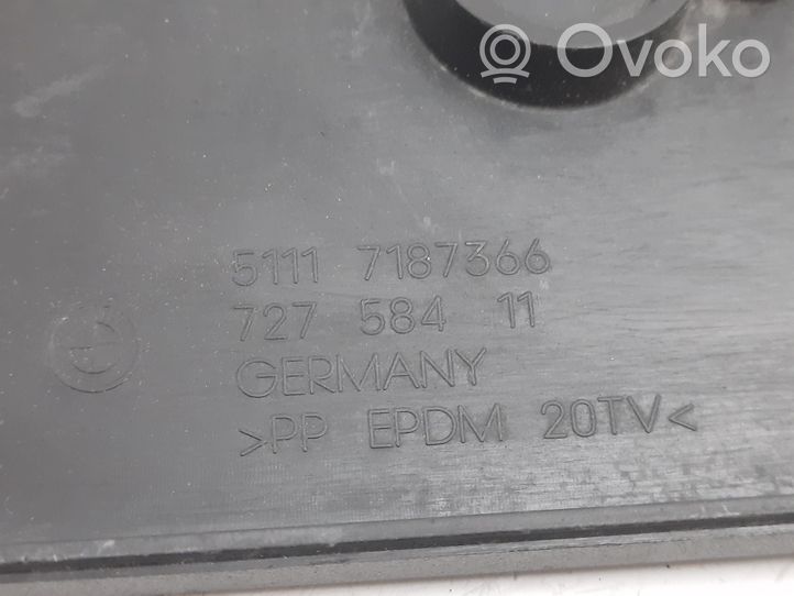 BMW 7 F01 F02 F03 F04 Ramka przedniej tablicy rejestracyjnej 7187366