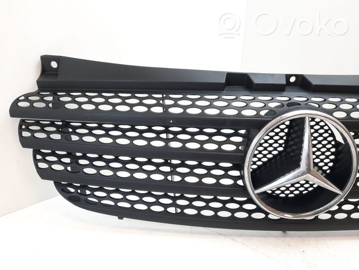 Mercedes-Benz Vito Viano W639 Front bumper upper radiator grill A6398800185