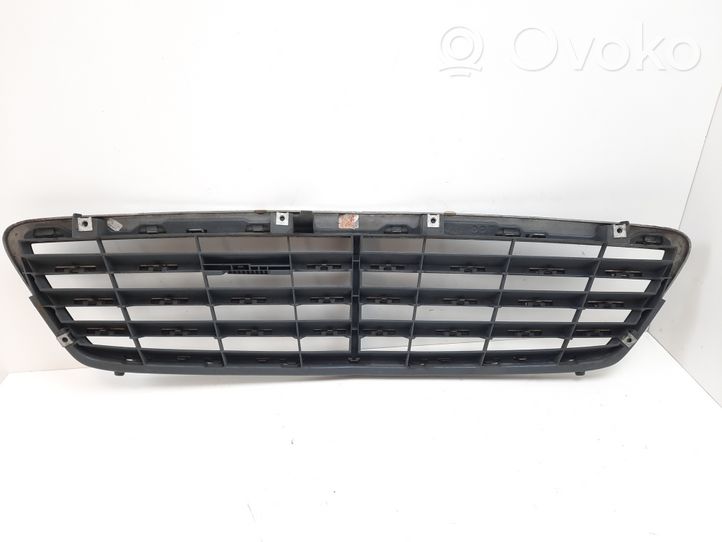 Mercedes-Benz C W203 Grille de calandre avant A2038800123